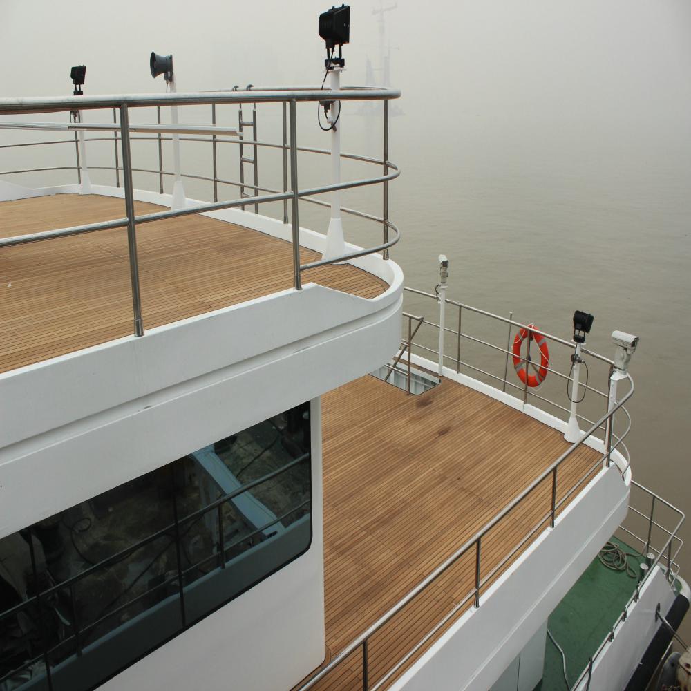 Korrosionsbest&auml;ndiges, sch&ouml;nes und komfortables Yachtdeck