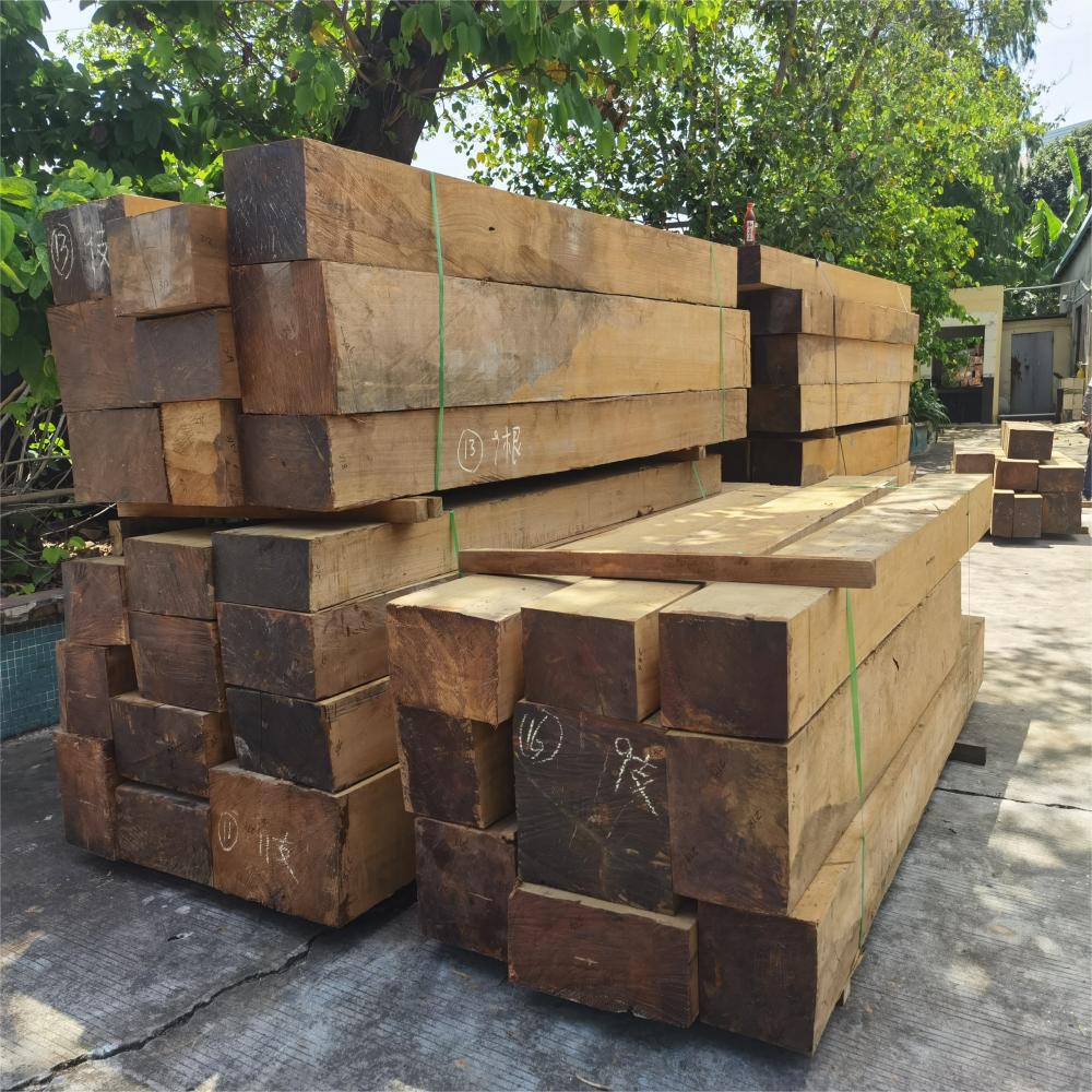 Zanna in legno di teak di straordinaria durevolezza e bellezza naturale personalizzabile dal produttore