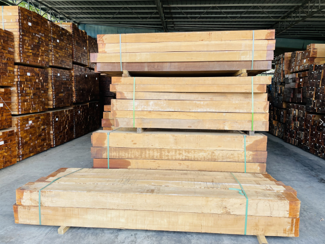 Hochwertige Materialien, multifunktional und langlebig, individuell anpassbare Teakholzplatten